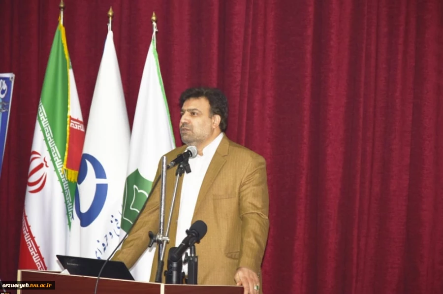 دکتر خسرویان در گردهمایی فرماندهان بسیج اساتید دانشگاه فنی و حرفه‌ای:
شهیدان چمران و طهرانی‌مقدم انسان تراز انقلاب اسلامی هستند 2